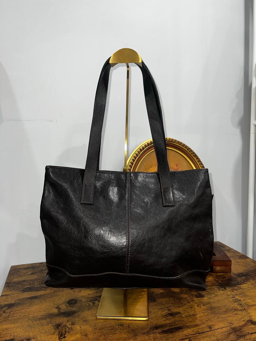 Danier Leather Dark Brown Leather Tote Bag with Double Shoulder Straps and Zip T
